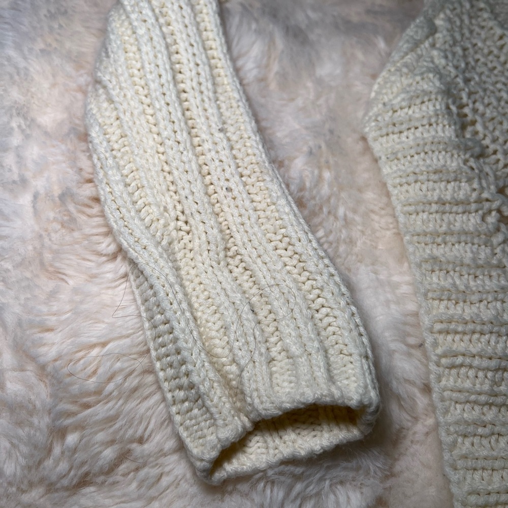 Sweater - Picture 4 of 8